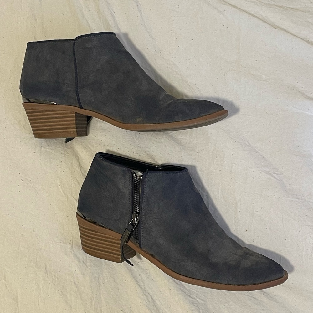 Vera Wang ankle booties